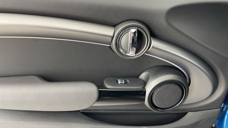 MINI Hatchback 2.0 Cooper S Exclusive 3dr Auto Petrol Hatchback